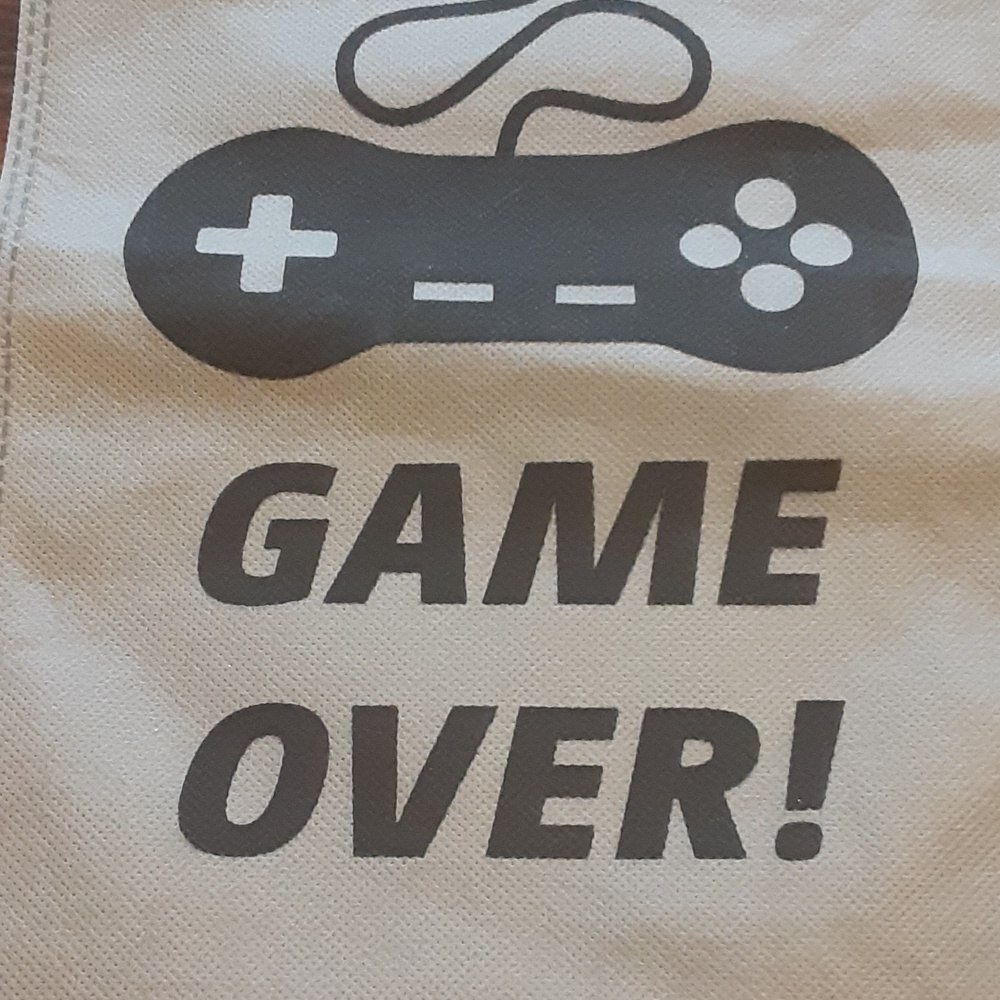 Bundle of Keychain and Bracelets for Gamers - Picture 9 of 9